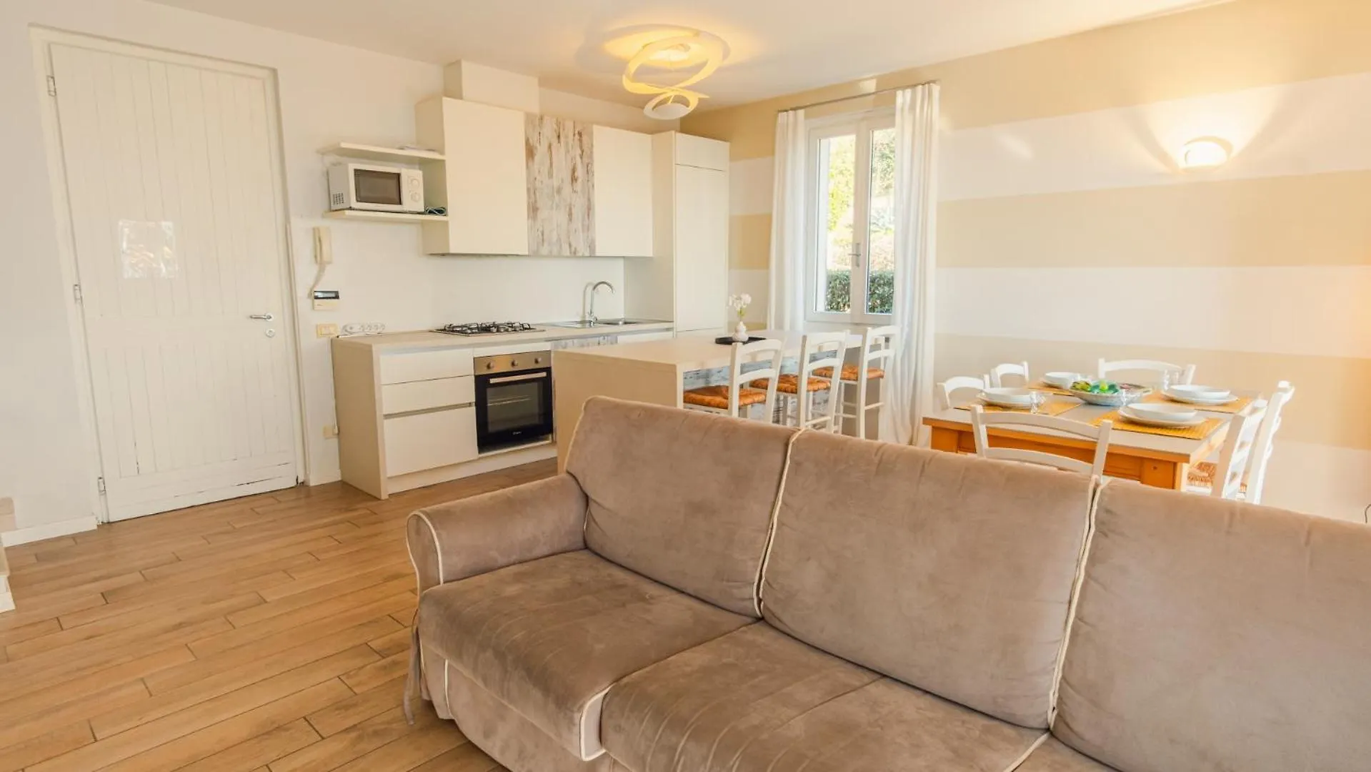 Villa Giulia - Italian Homing Soiano Del Lago 0*,  Italia